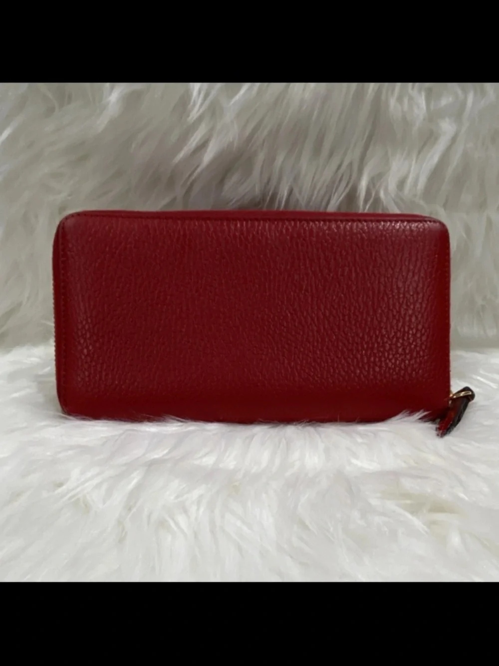 Gucci Red Leather Zip Wallet with Gold GG Emblem - includes box - Picture 12 of 13